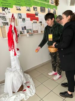 a622b521-b2bd-4208-9525-a75df019176b