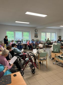 Návšteva v dlhom poli - ab71d01a-2d28-495f-8db1-b8863c1ff5b2